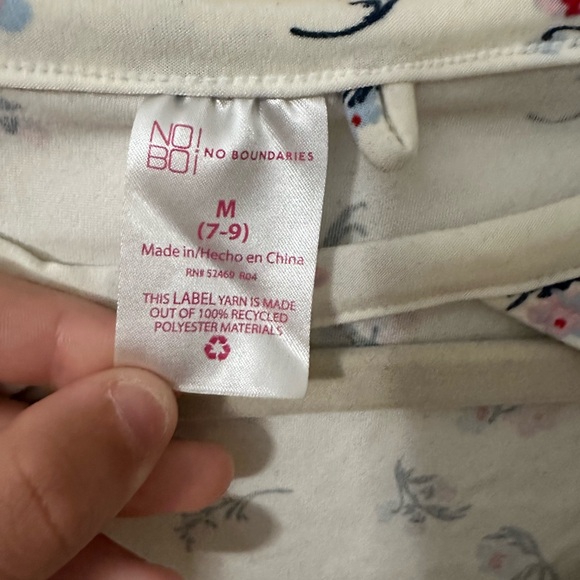 No Boundaries Floral Open Hole Top | Size M - Picture 7 of 9